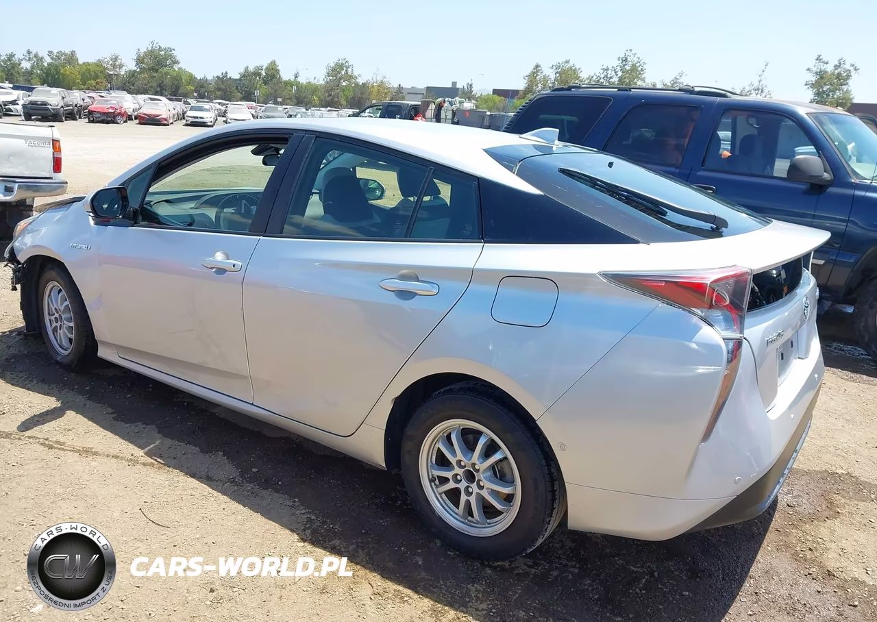 2018 Toyota Prius Three VIN:JTDKARFU5J3065138 - 3
