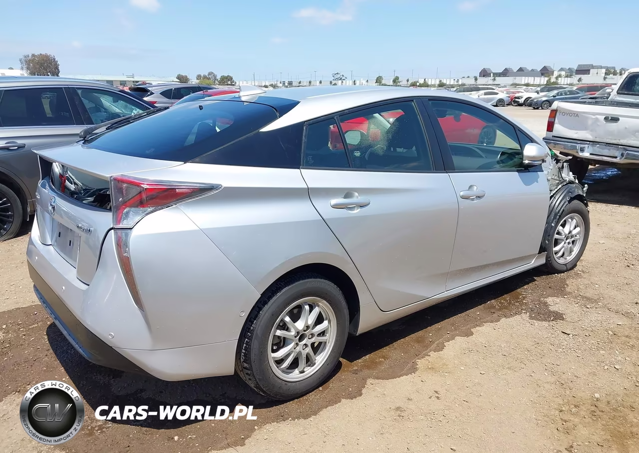 2018 Toyota Prius Three VIN:JTDKARFU5J3065138 - 4