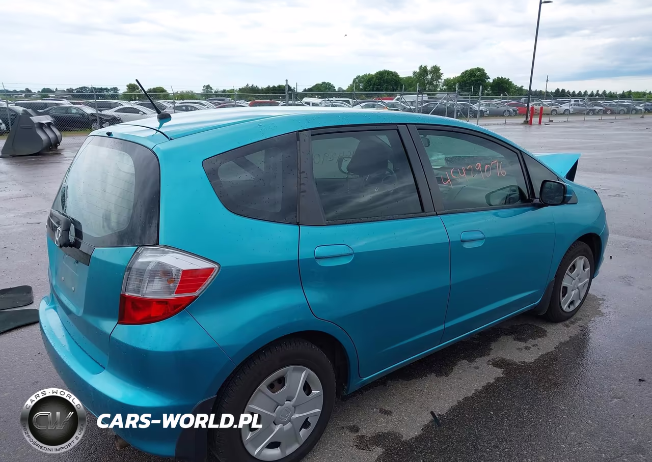 2012 Honda Fit VIN:JHMGE8H31CC002998 - 4