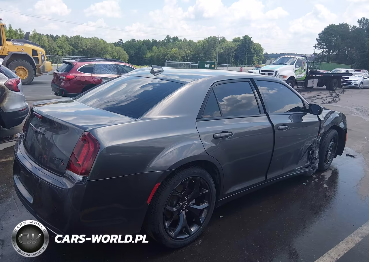 2021 Chrysler 300 300S VIN:2C3CCABG3MH626393 - 4