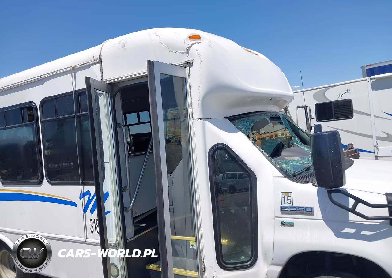 2018 Ford E-350 Cutaway VIN:1FDEE3F68JDC20979 - 11