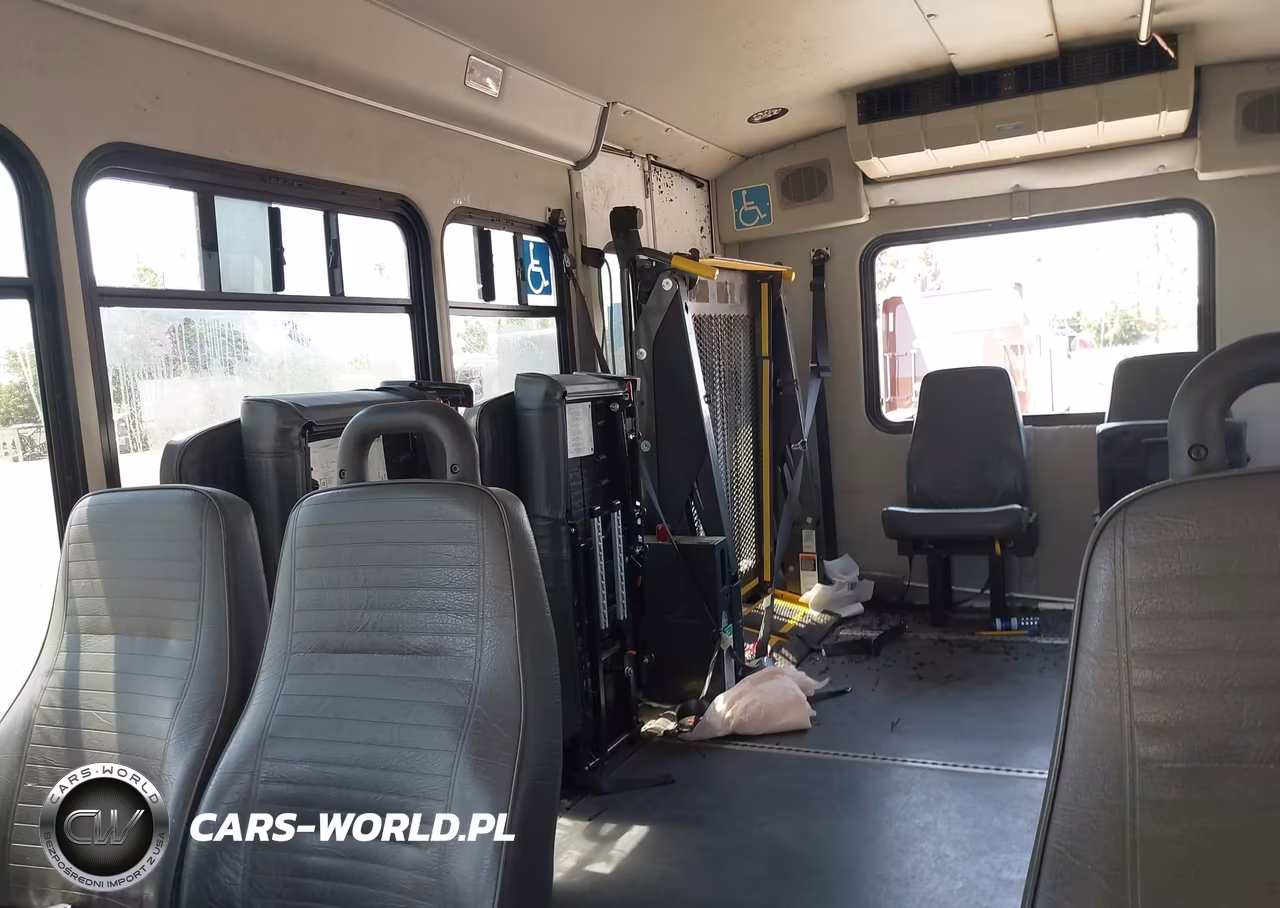 2018 Ford E-350 Cutaway VIN:1FDEE3F68JDC20979 - 8