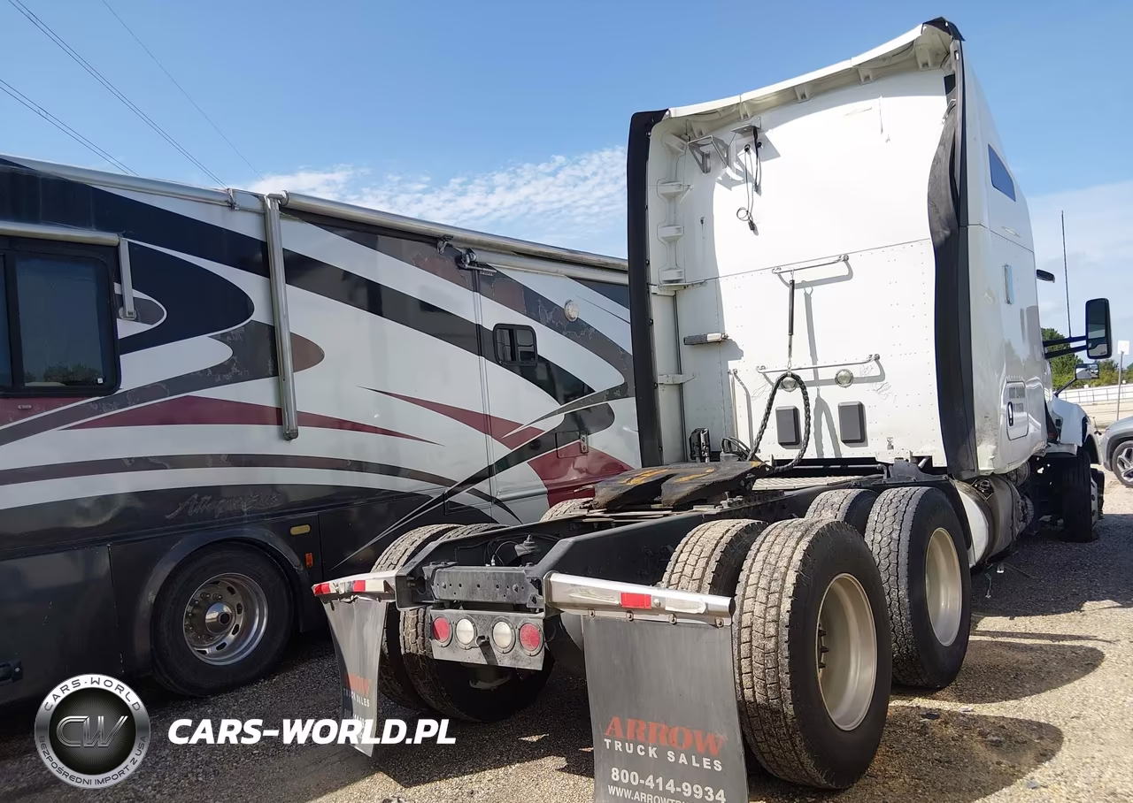 2017 Kenworth T680 VIN:1XKYDP9X6HJ148423 - 4