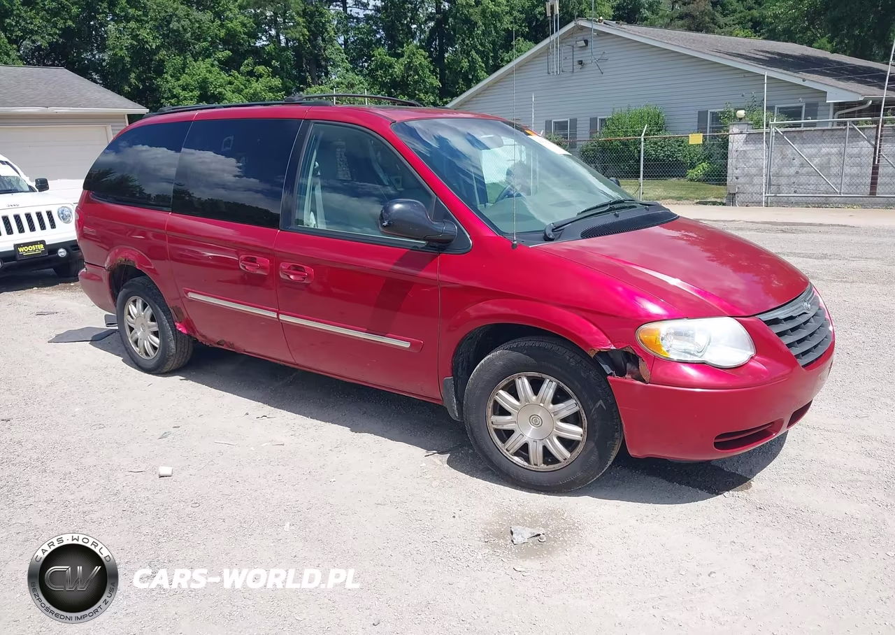 2005 Chrysler Town & Country Touring
