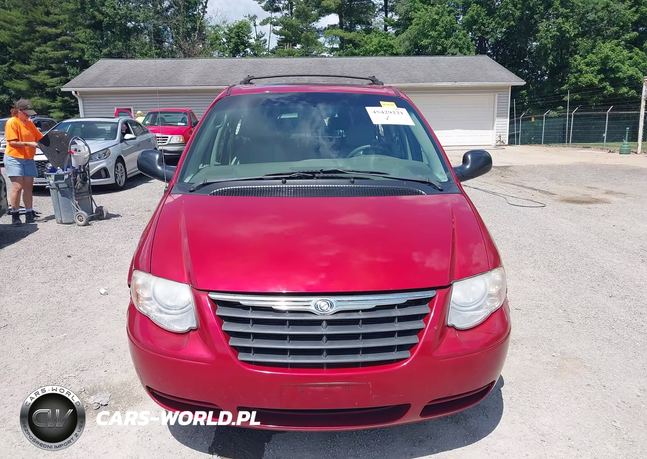 2005 Chrysler Town & Country Touring VIN:2C4GP54L15R211328 - 12