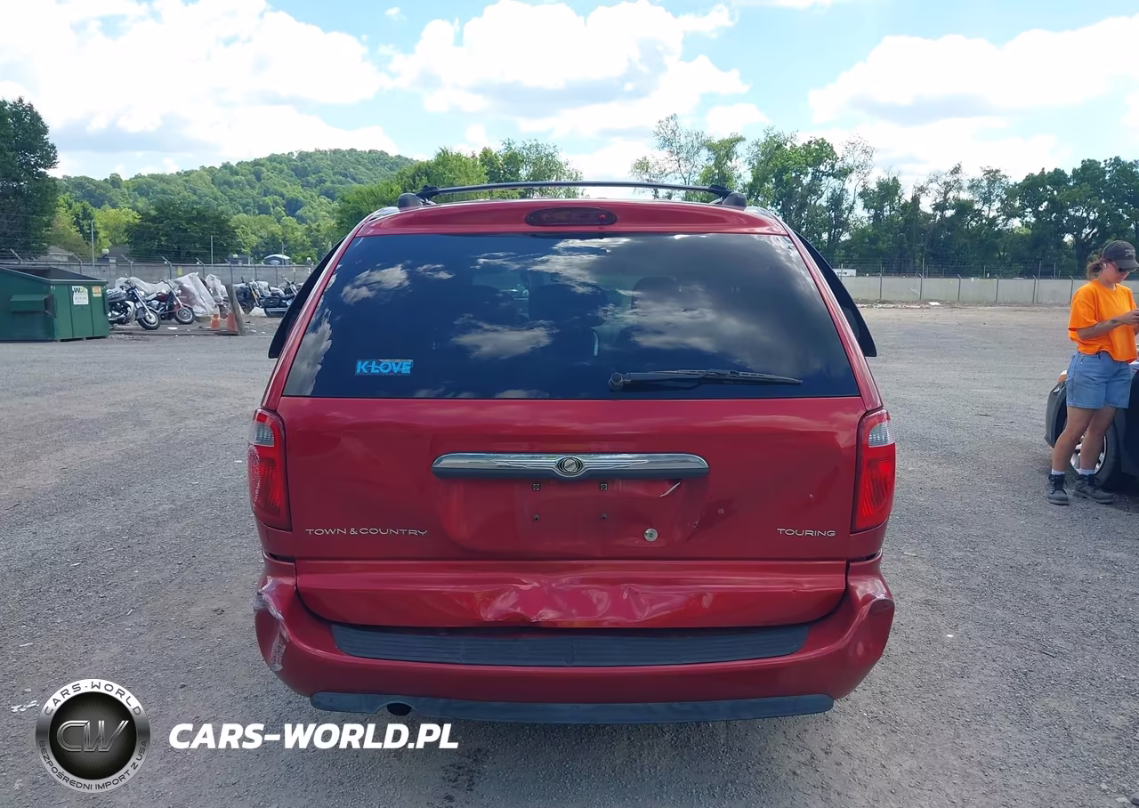 2005 Chrysler Town & Country Touring VIN:2C4GP54L15R211328 - 16