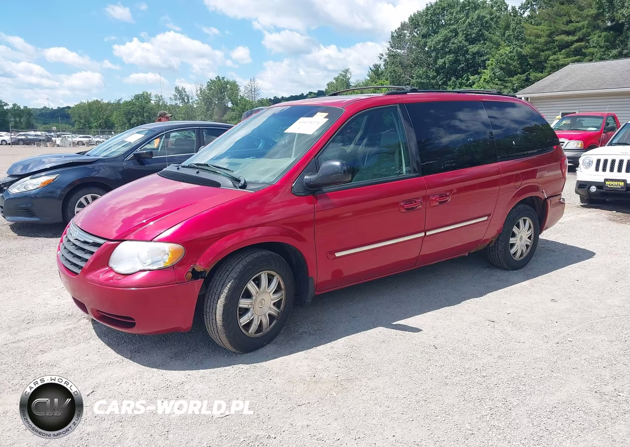 2005 Chrysler Town & Country Touring VIN:2C4GP54L15R211328 - 2