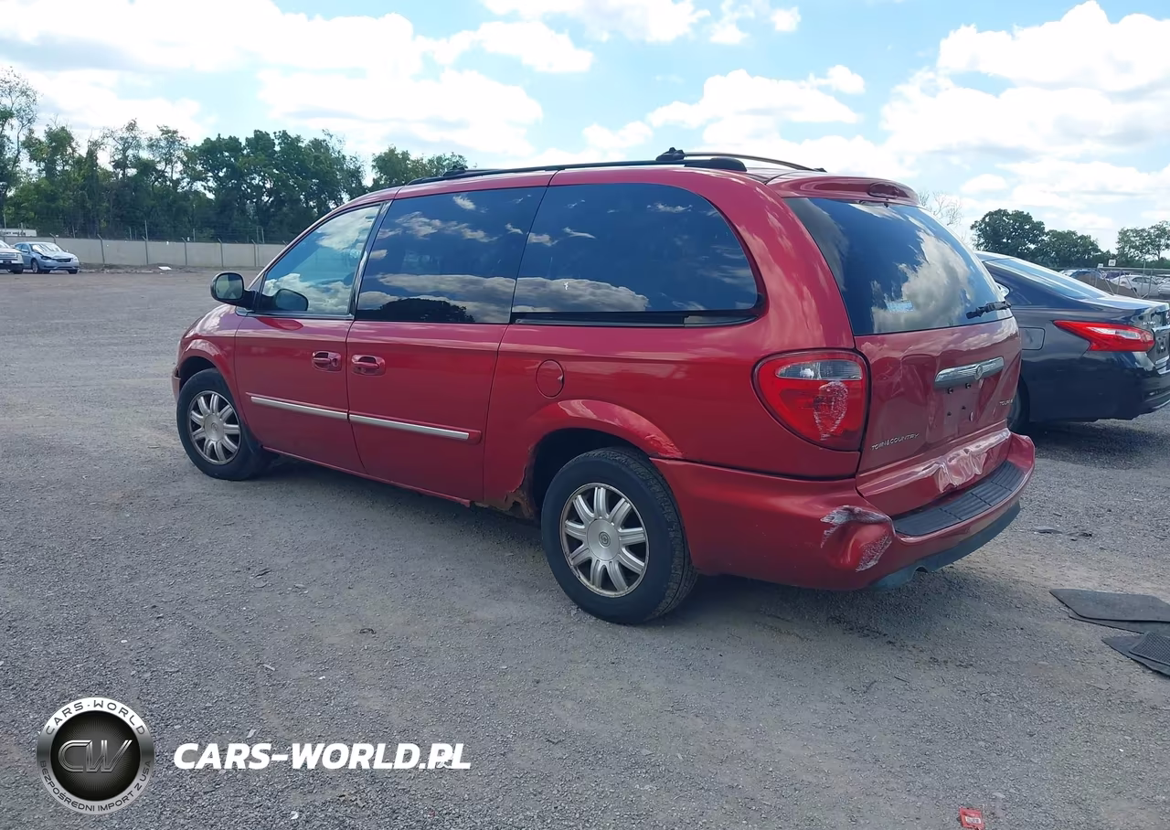 2005 Chrysler Town & Country Touring VIN:2C4GP54L15R211328 - 3