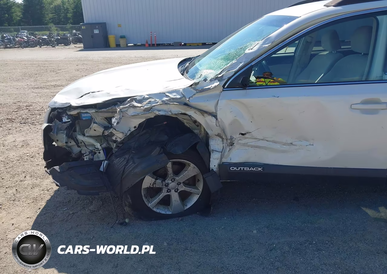 2013 Subaru Outback 2.5I Premium VIN:4S4BRBCC1D3226581 - 12