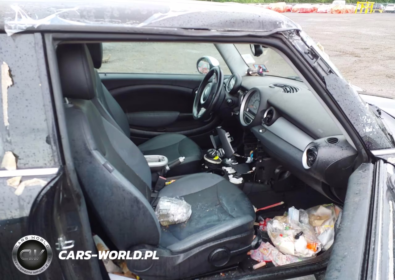 2009 Mini Cooper VIN:WMWMF33559TW73979 - 5