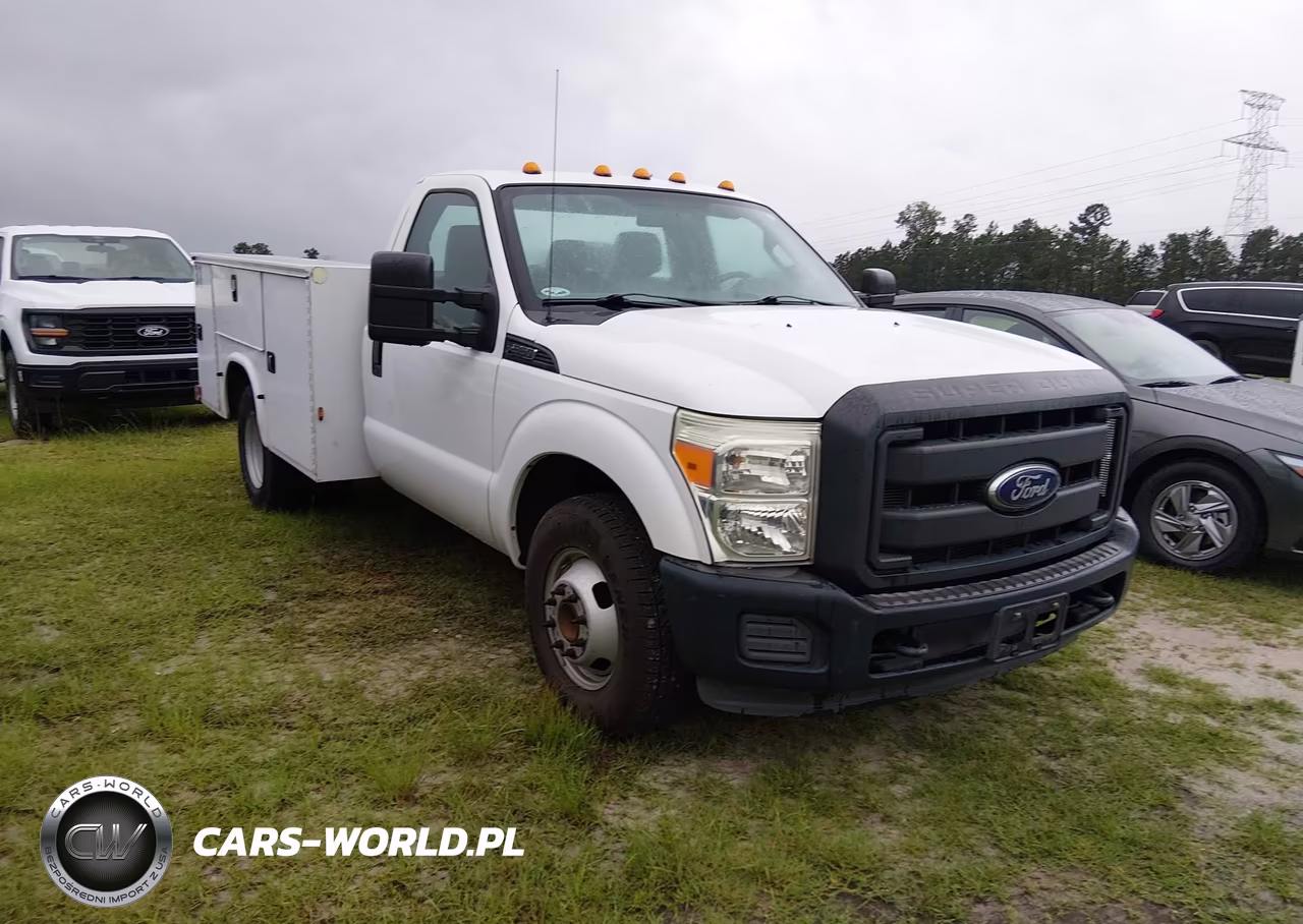 2015 Ford F-350 Chassis