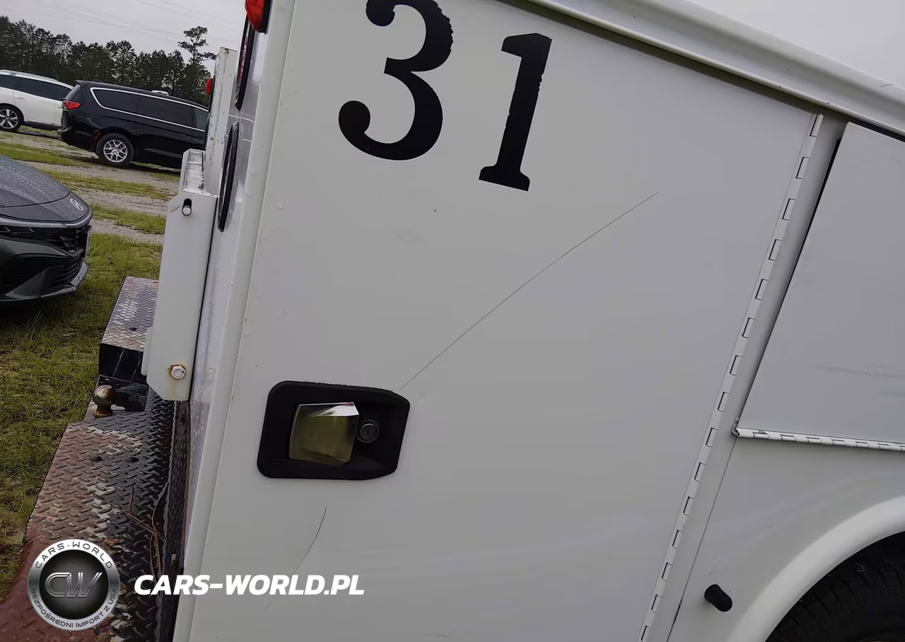 2015 Ford F-350 Chassis VIN:1FDRF3G67FED30792 - 12