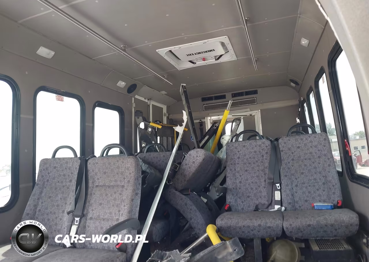 2019 Ford E-450 Cutaway VIN:1FDFE4FS5KDC47243 - 7