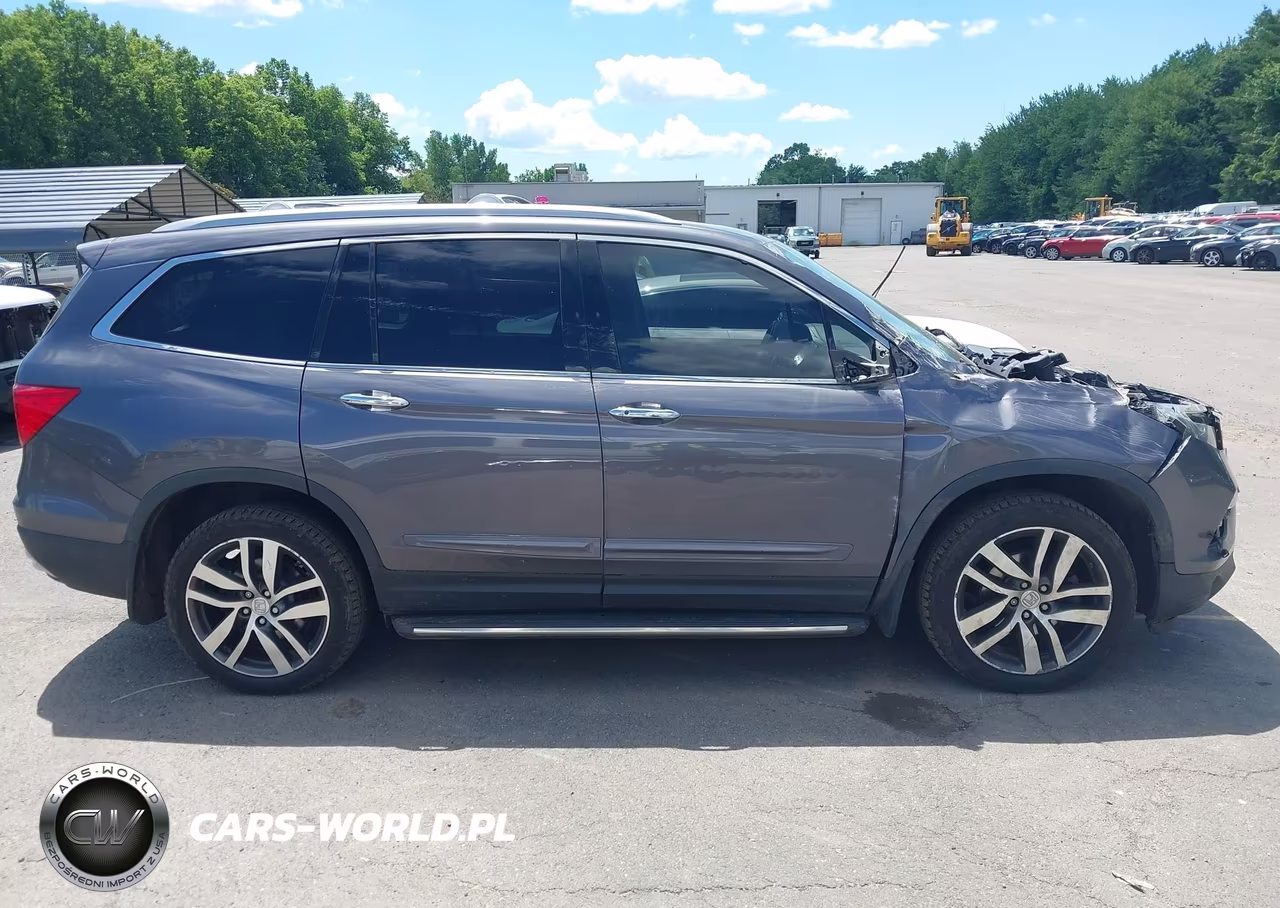 2017 Honda Pilot Touring VIN:5FNYF6H93HB043316 - 13