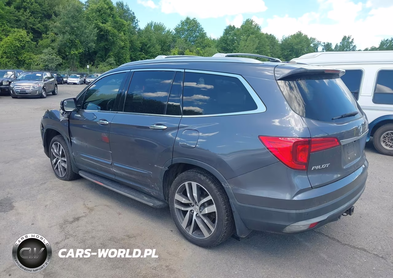 2017 Honda Pilot Touring VIN:5FNYF6H93HB043316 - 3