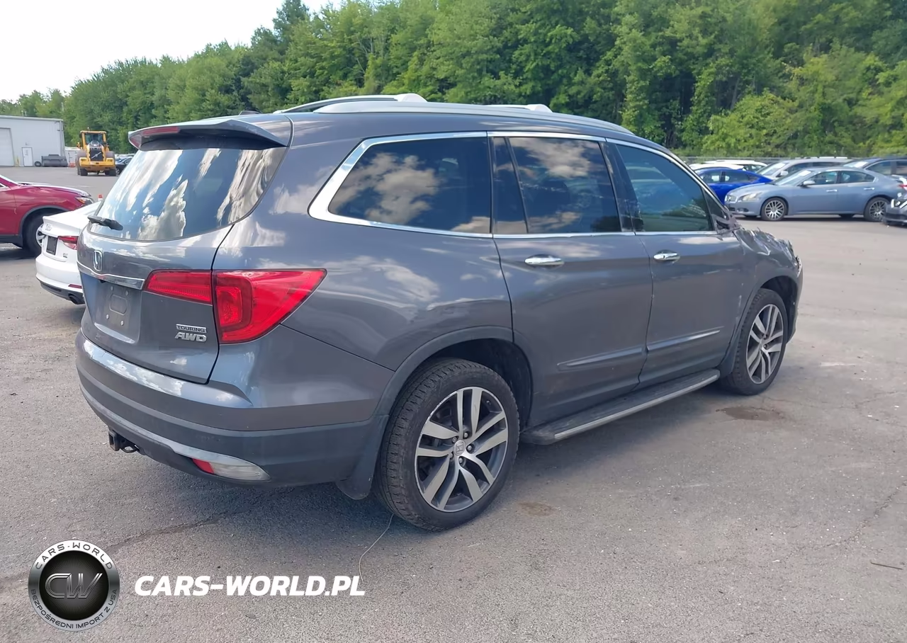 2017 Honda Pilot Touring VIN:5FNYF6H93HB043316 - 4