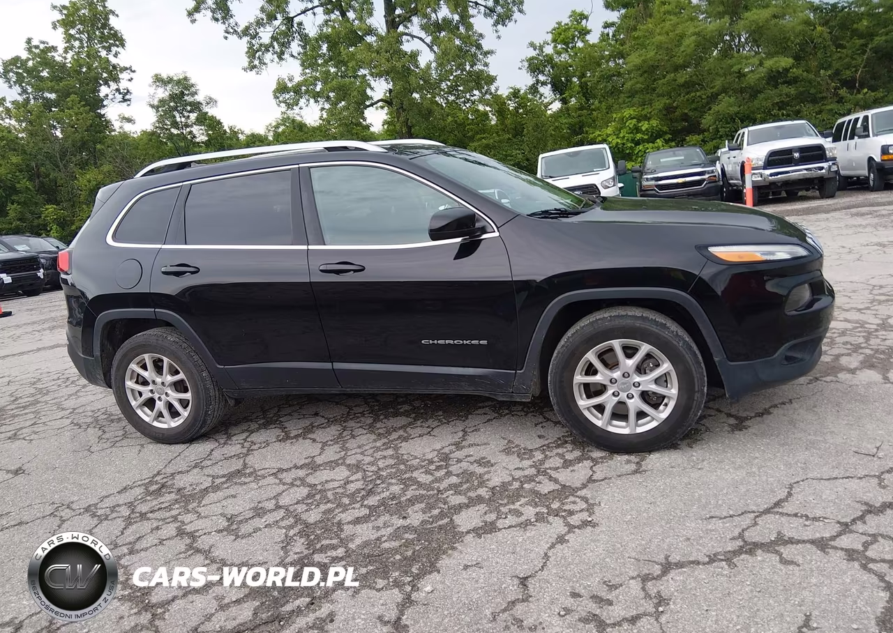 2018 Jeep Cherokee Latitude 4X4 VIN:1C4PJMCB7JD528449 - 13