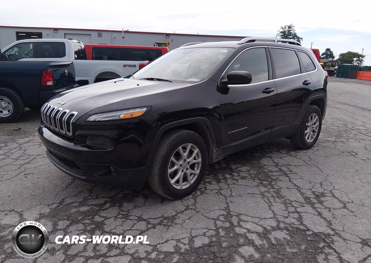 2018 Jeep Cherokee Latitude 4X4 VIN:1C4PJMCB7JD528449 - 2