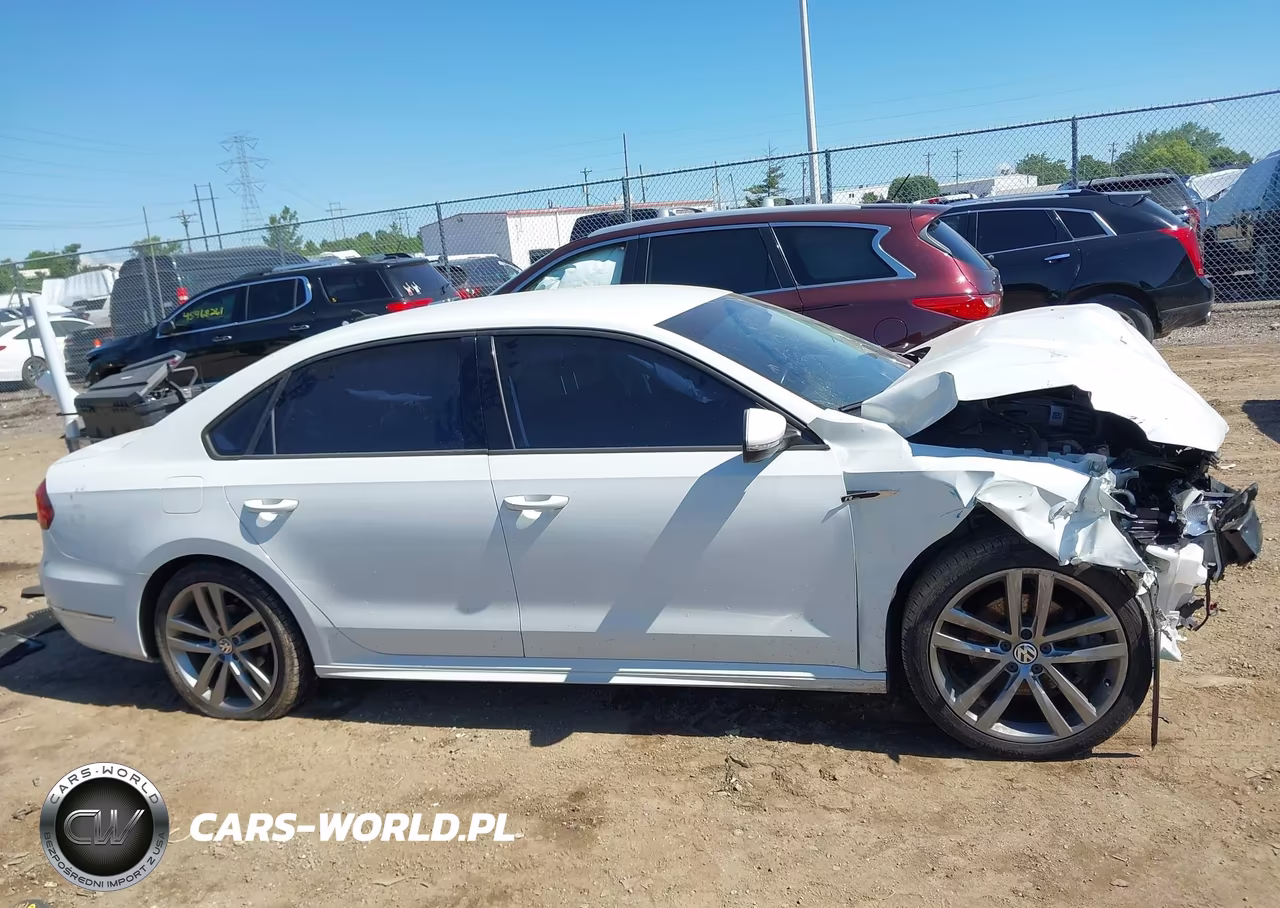 2018 Volkswagen Passat 2.0T R-Line-2.0T S VIN:1VWAA7A33JC013289 - 14