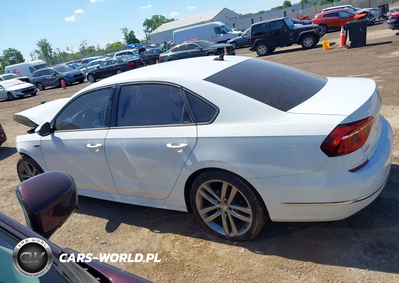 2018 Volkswagen Passat 2.0T R-Line-2.0T S VIN:1VWAA7A33JC013289 - 15