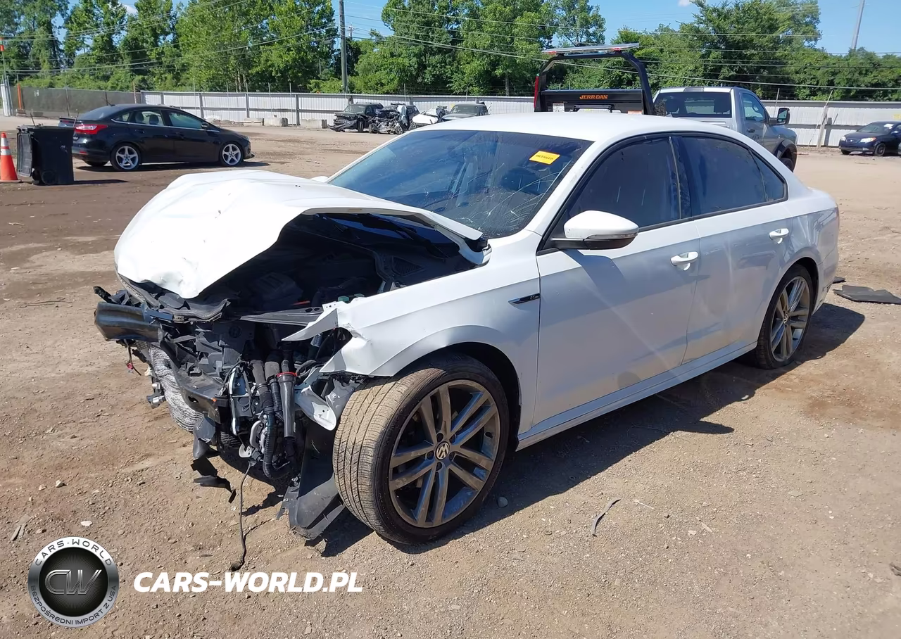 2018 Volkswagen Passat 2.0T R-Line-2.0T S VIN:1VWAA7A33JC013289 - 2