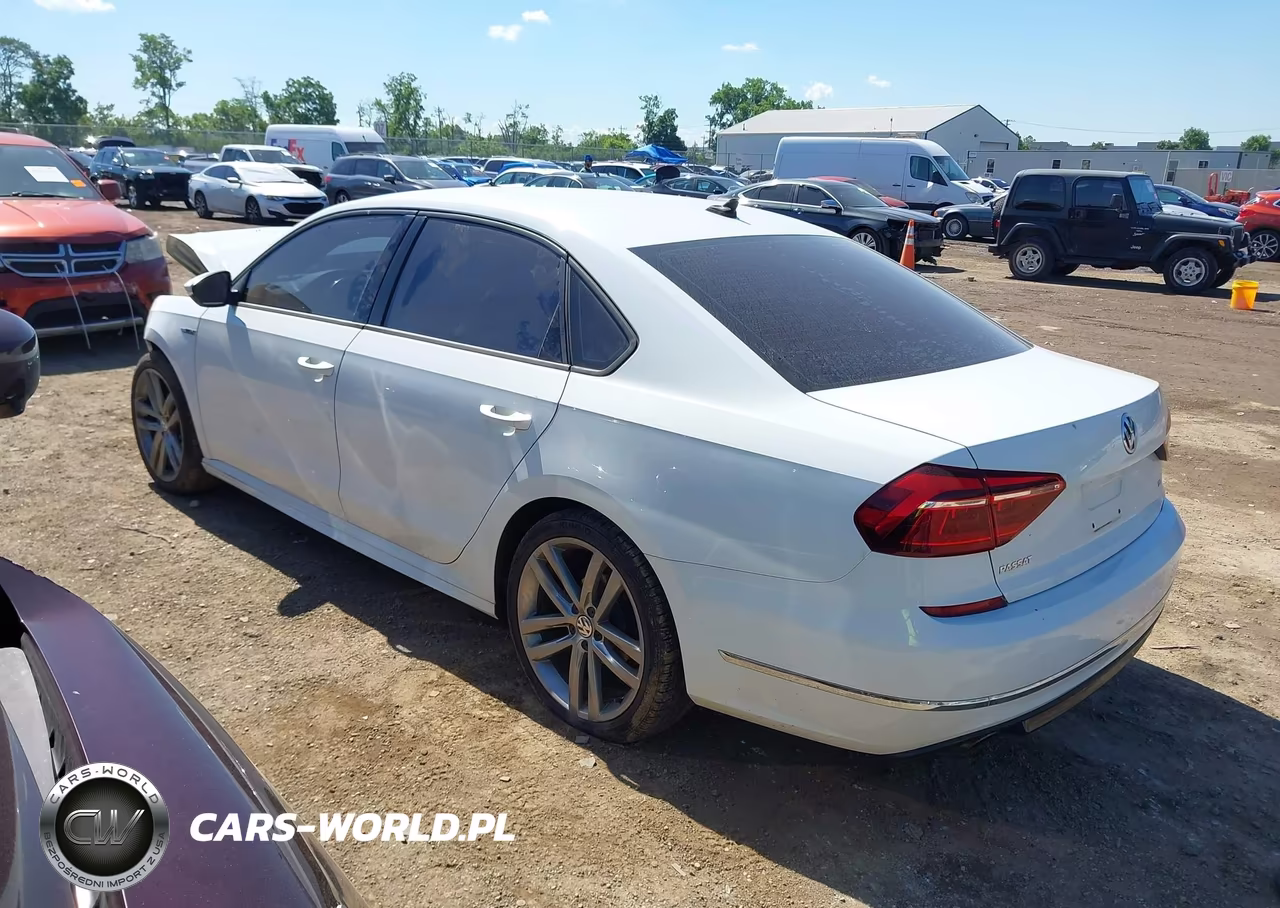 2018 Volkswagen Passat 2.0T R-Line-2.0T S VIN:1VWAA7A33JC013289 - 3