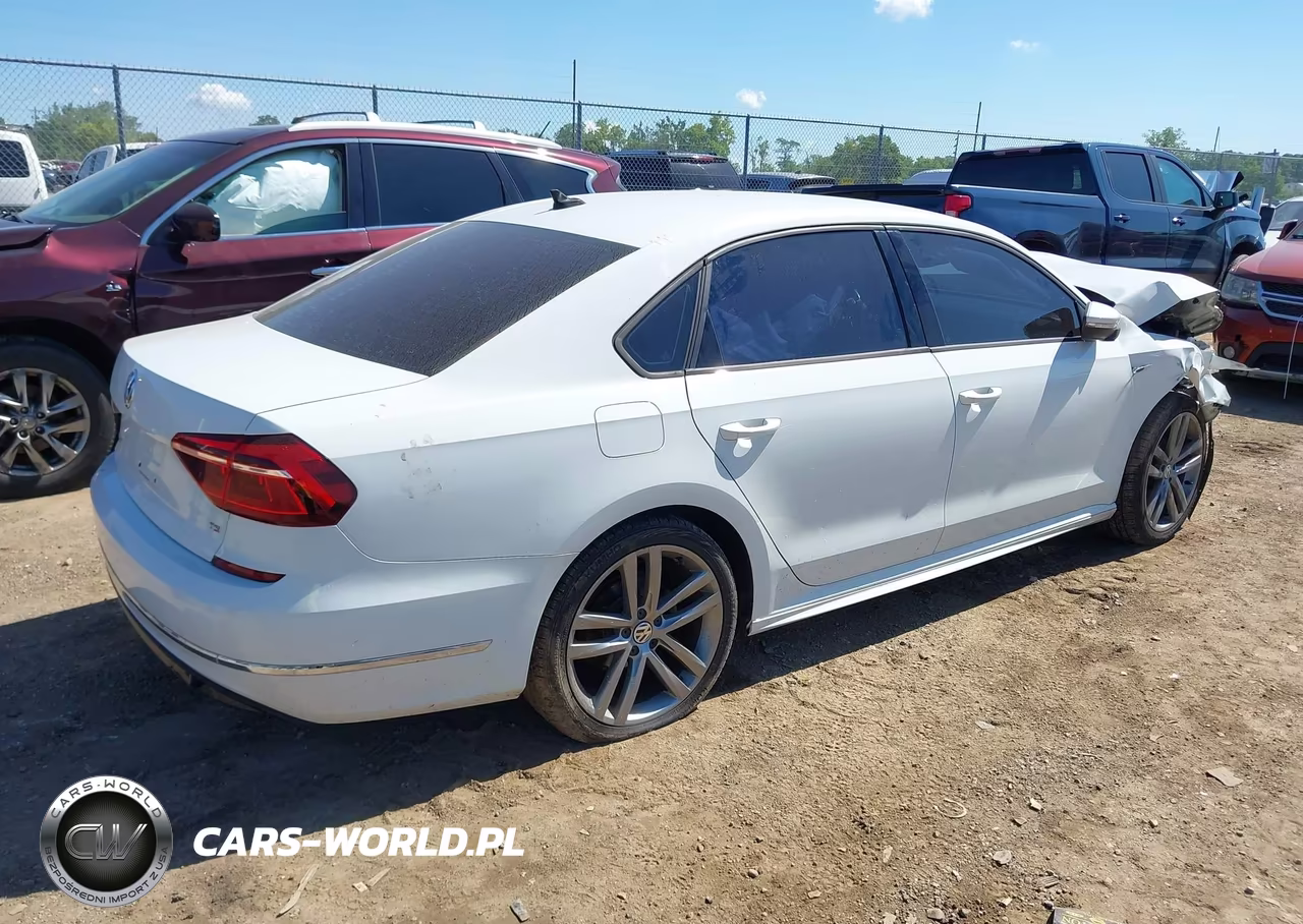 2018 Volkswagen Passat 2.0T R-Line-2.0T S VIN:1VWAA7A33JC013289 - 4