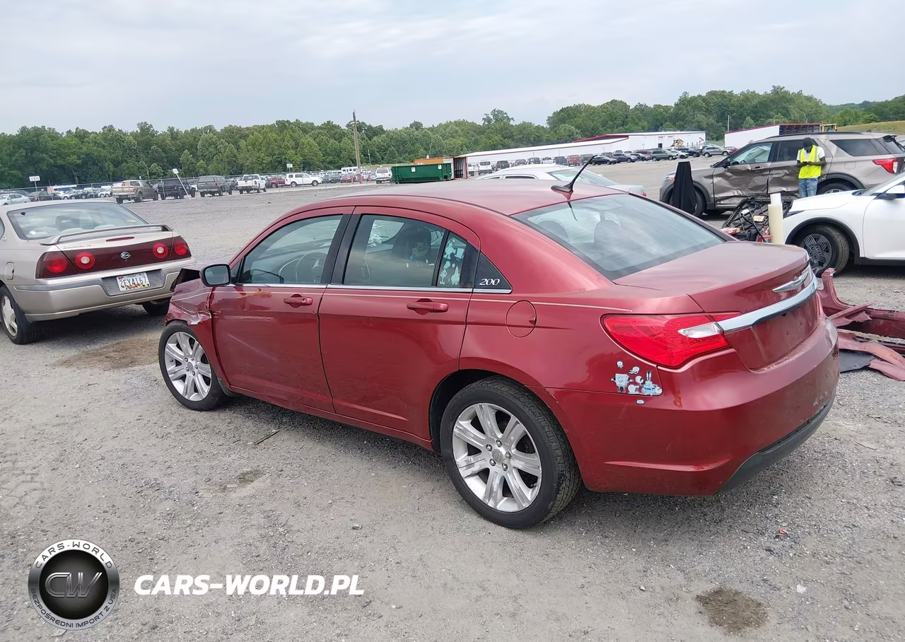 2013 Chrysler 200 Touring VIN:1C3CCBBB2DN734652 - 3