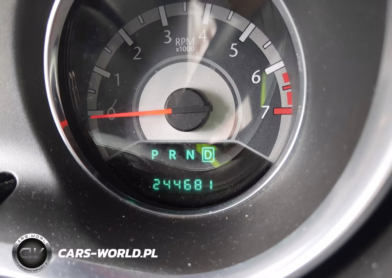 2013 Chrysler 200 Touring VIN:1C3CCBBB2DN734652 - 7