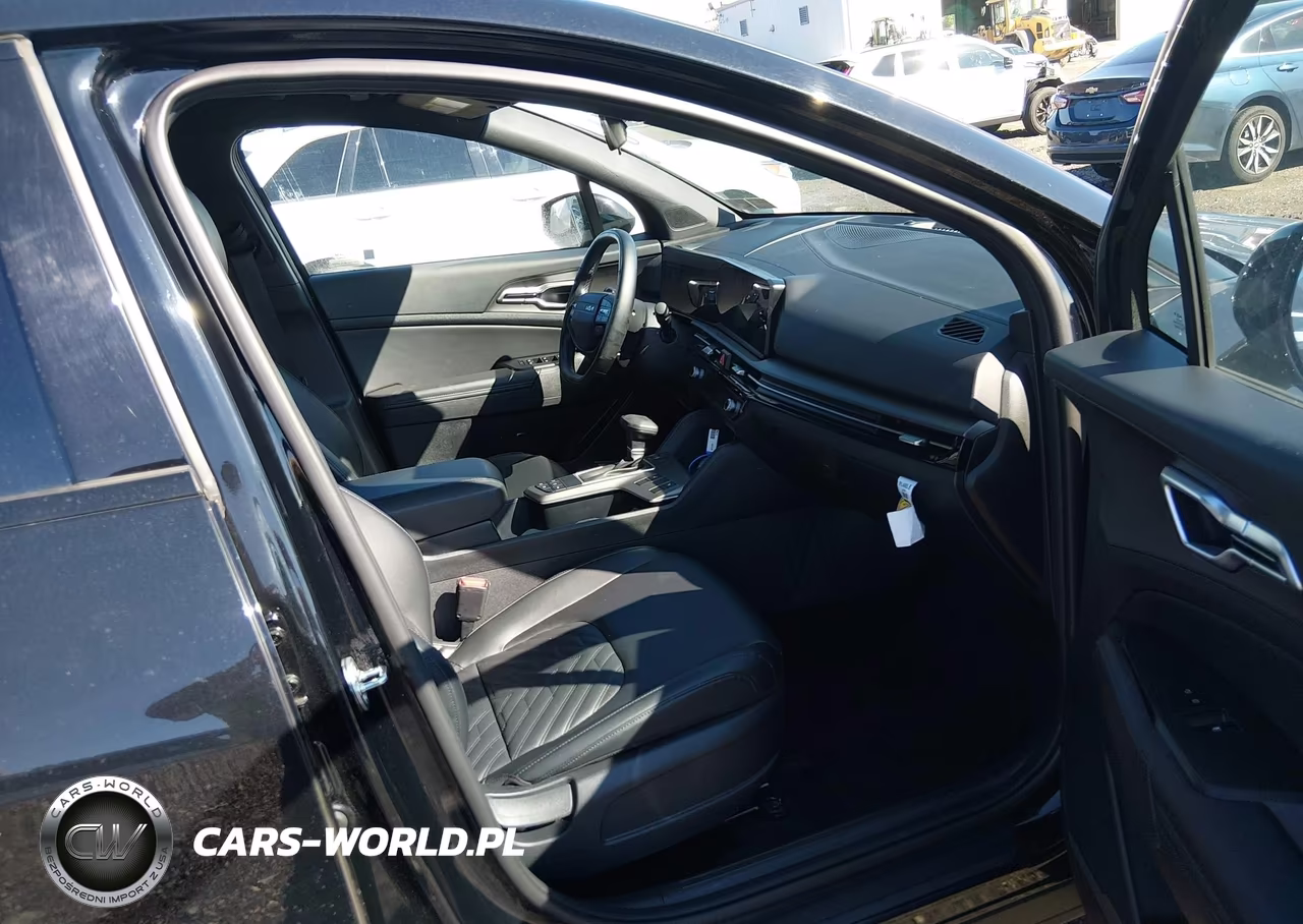 2026 Kia Sportage X-Line VIN:5XYK6CDF6TG352456 - 5