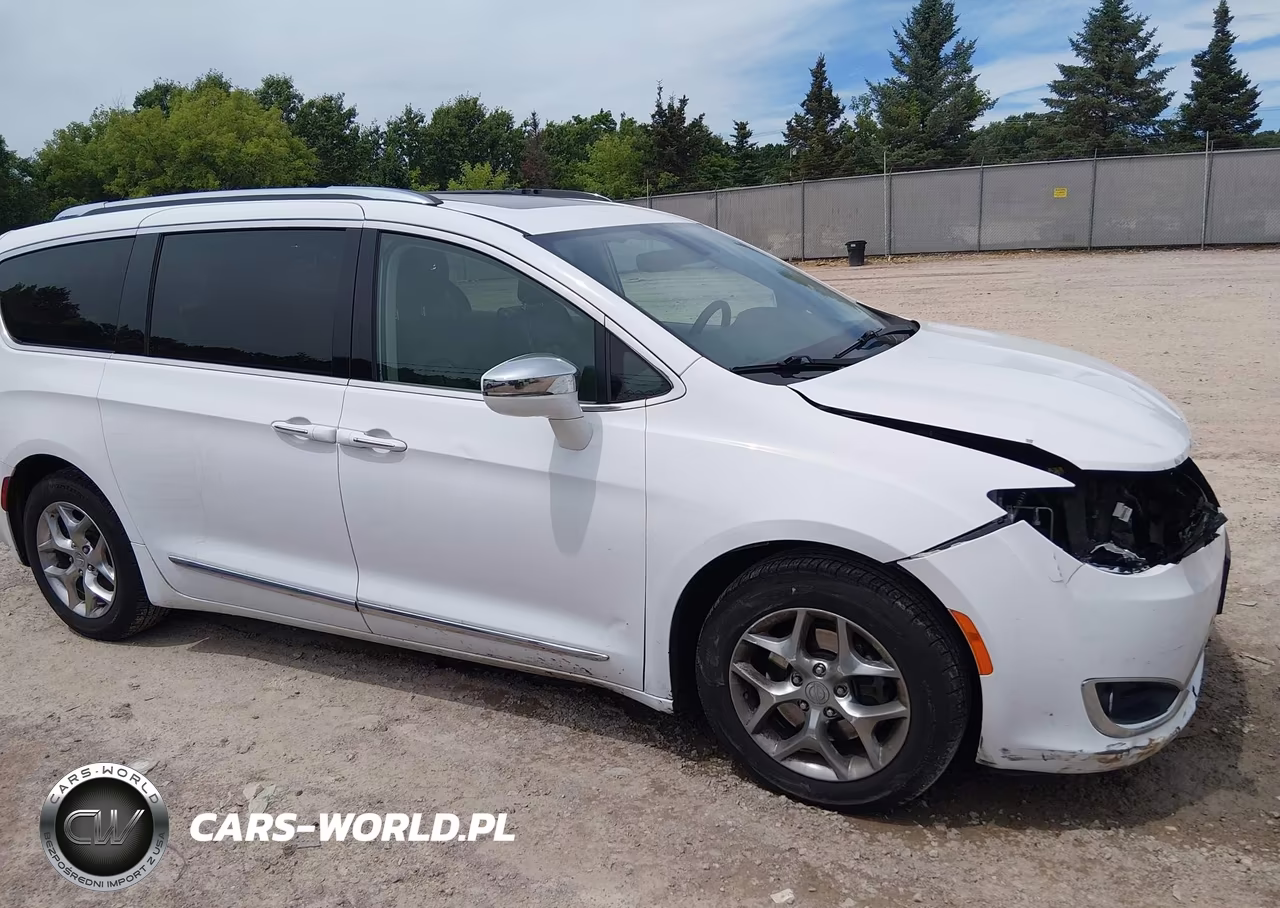 2018 Chrysler Pacifica Limited VIN:2C4RC1GG0JR272272 - 13