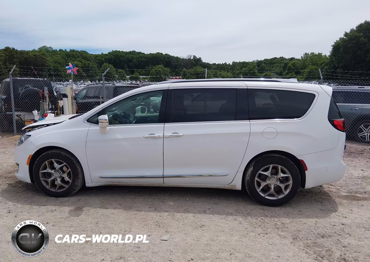 2018 Chrysler Pacifica Limited VIN:2C4RC1GG0JR272272 - 14
