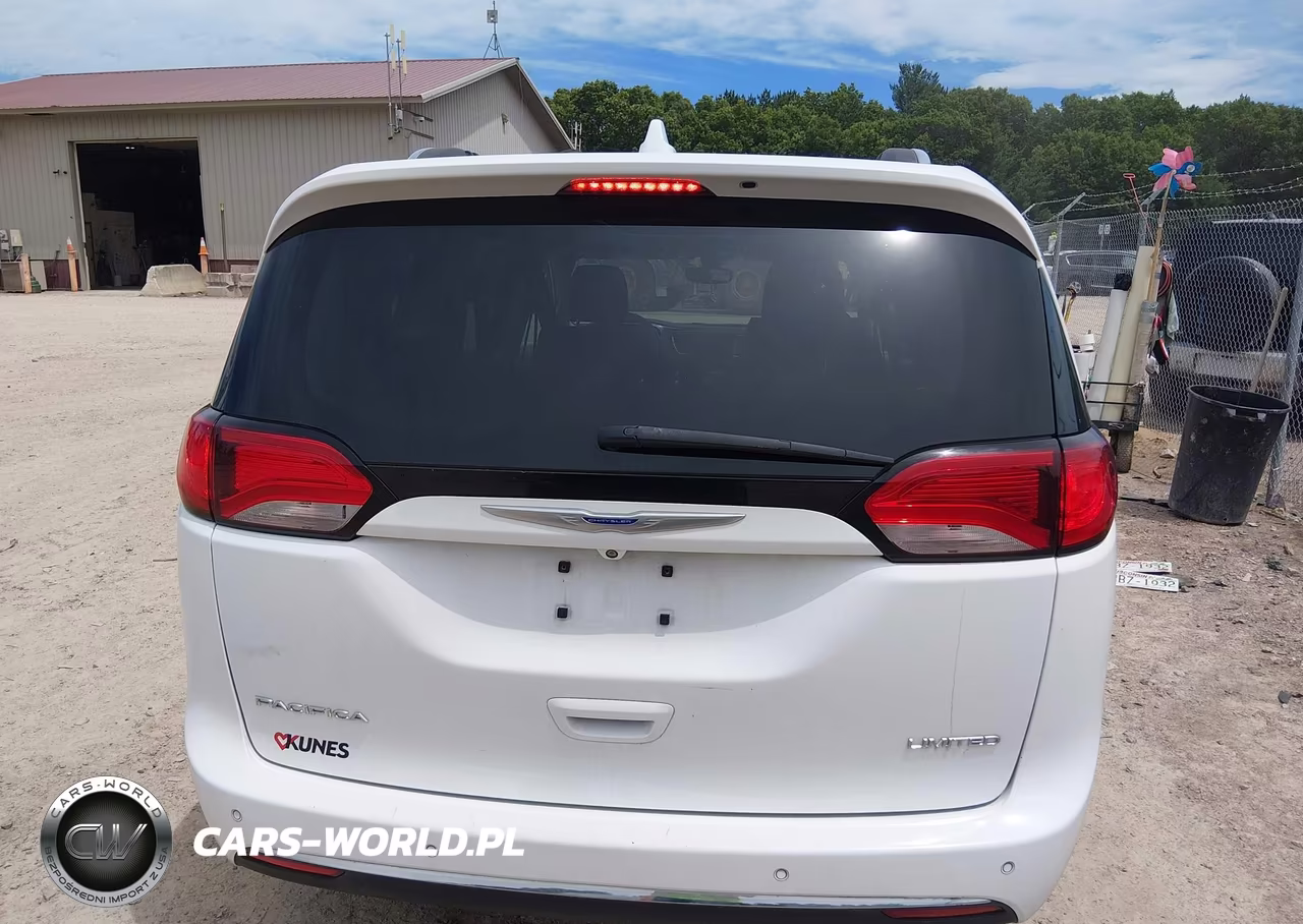 2018 Chrysler Pacifica Limited VIN:2C4RC1GG0JR272272 - 16