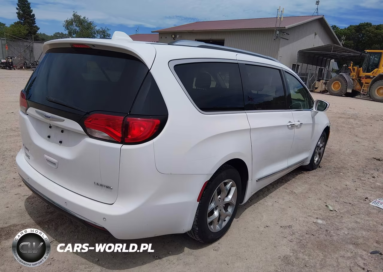 2018 Chrysler Pacifica Limited VIN:2C4RC1GG0JR272272 - 4