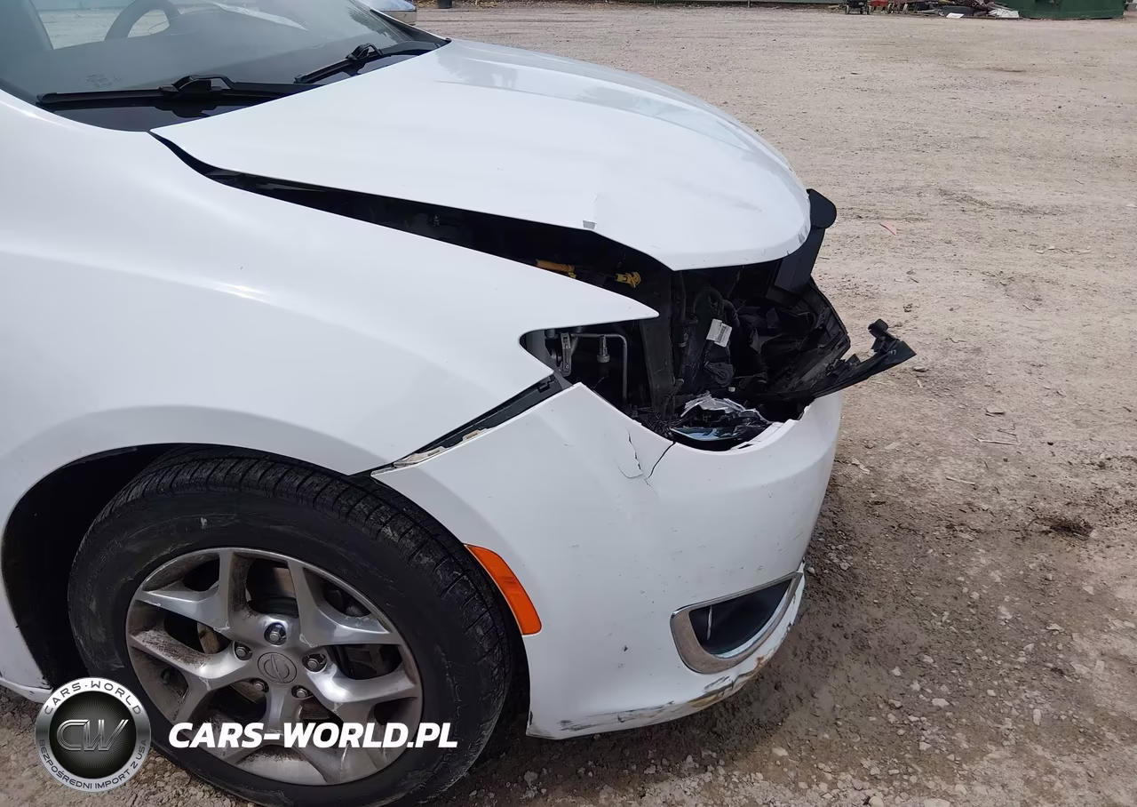 2018 Chrysler Pacifica Limited VIN:2C4RC1GG0JR272272 - 6