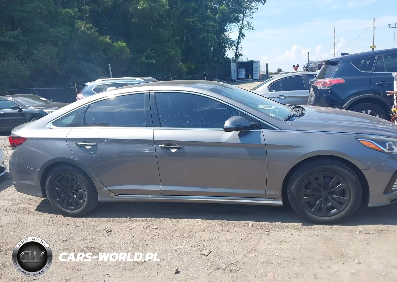 2018 Hyundai Sonata Sport VIN:5NPE34AF2JH698588 - 13