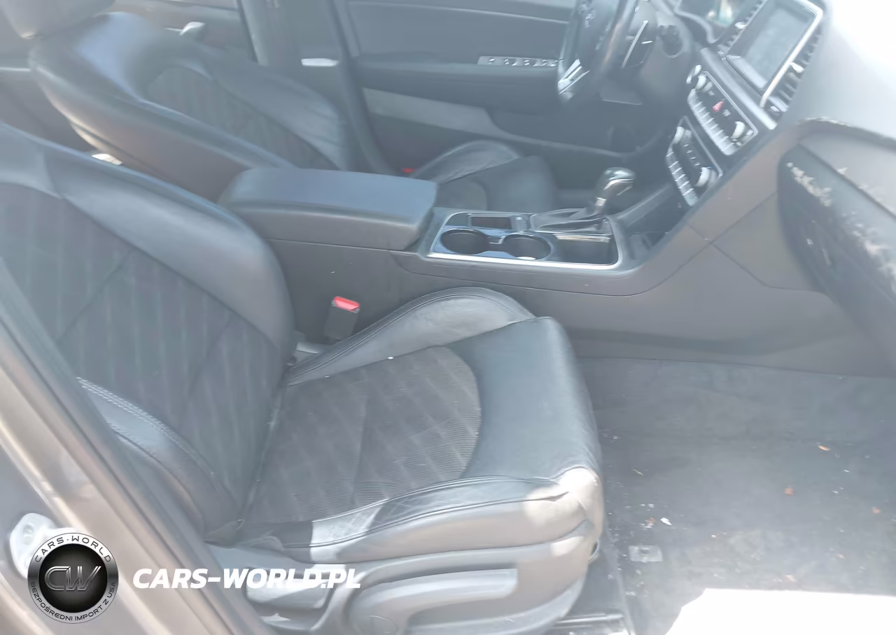 2018 Hyundai Sonata Sport VIN:5NPE34AF2JH698588 - 5