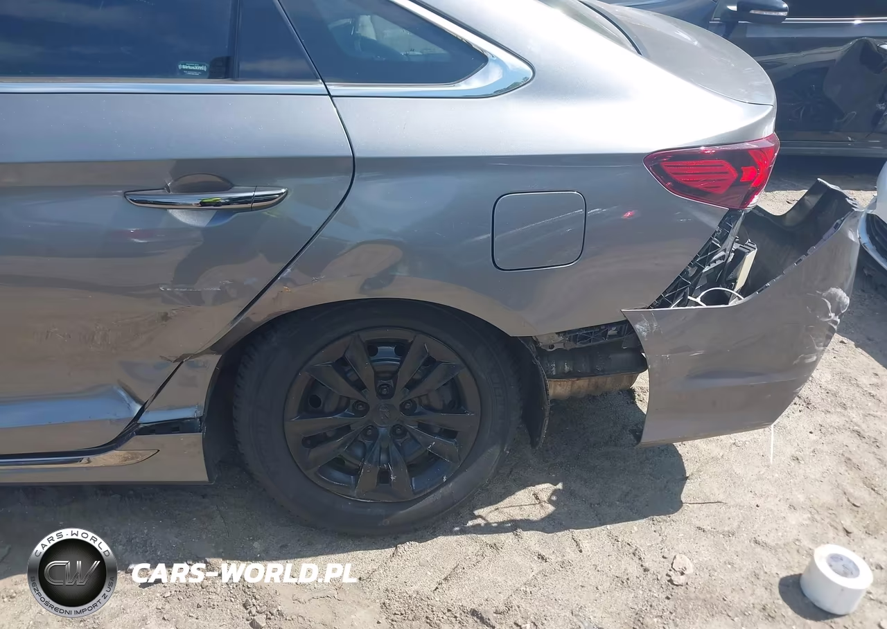 2018 Hyundai Sonata Sport VIN:5NPE34AF2JH698588 - 6