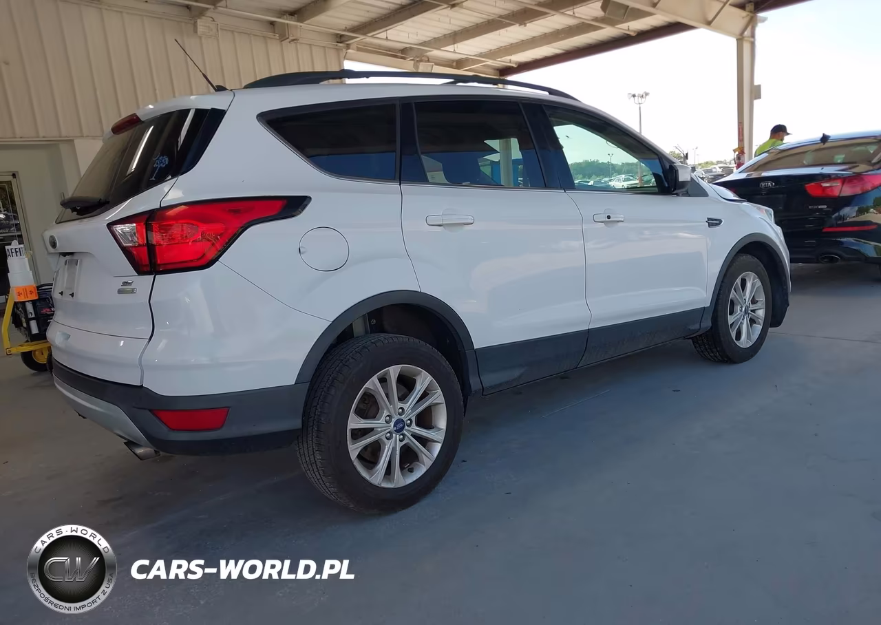 2019 Ford Escape Se VIN:1FMCU0GD4KUA55763 - 4