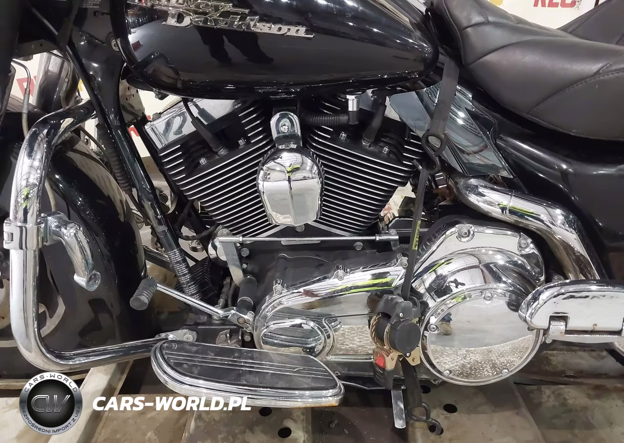 2007 Harley-Davidson Flhx VIN:1HD1KB4107Y669778 - 9