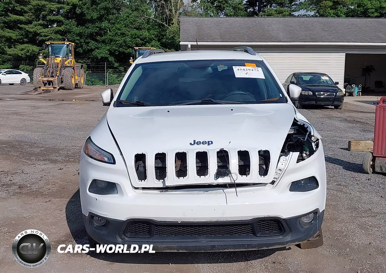 2015 Jeep Cherokee Latitude VIN:1C4PJMCS1FW702947 - 11