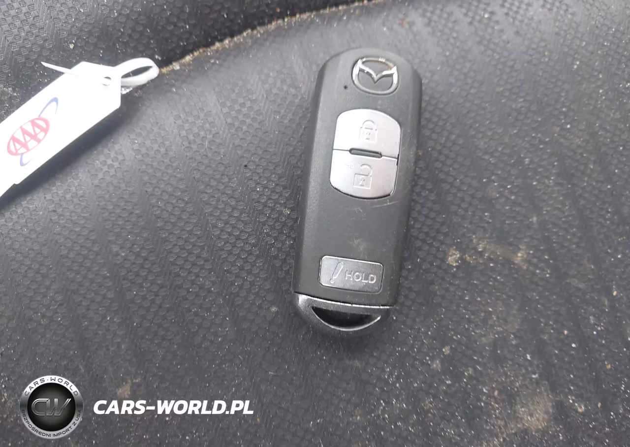 2016 Mazda Mazda3 I Sport VIN:JM1BM1J74G1325575 - 11