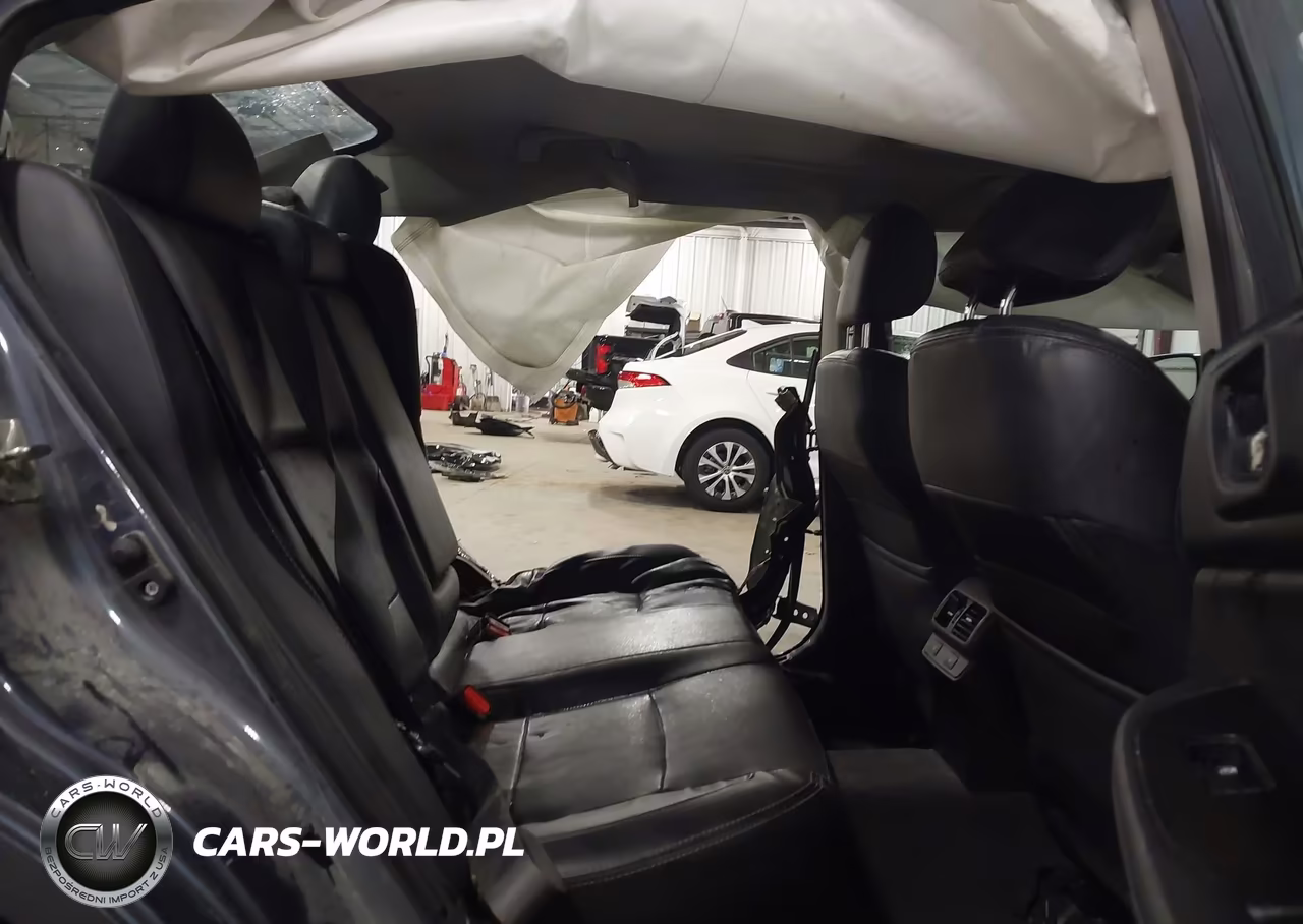 2017 Subaru Legacy 3.6R Limited VIN:4S3BNEN66H3006951 - 8