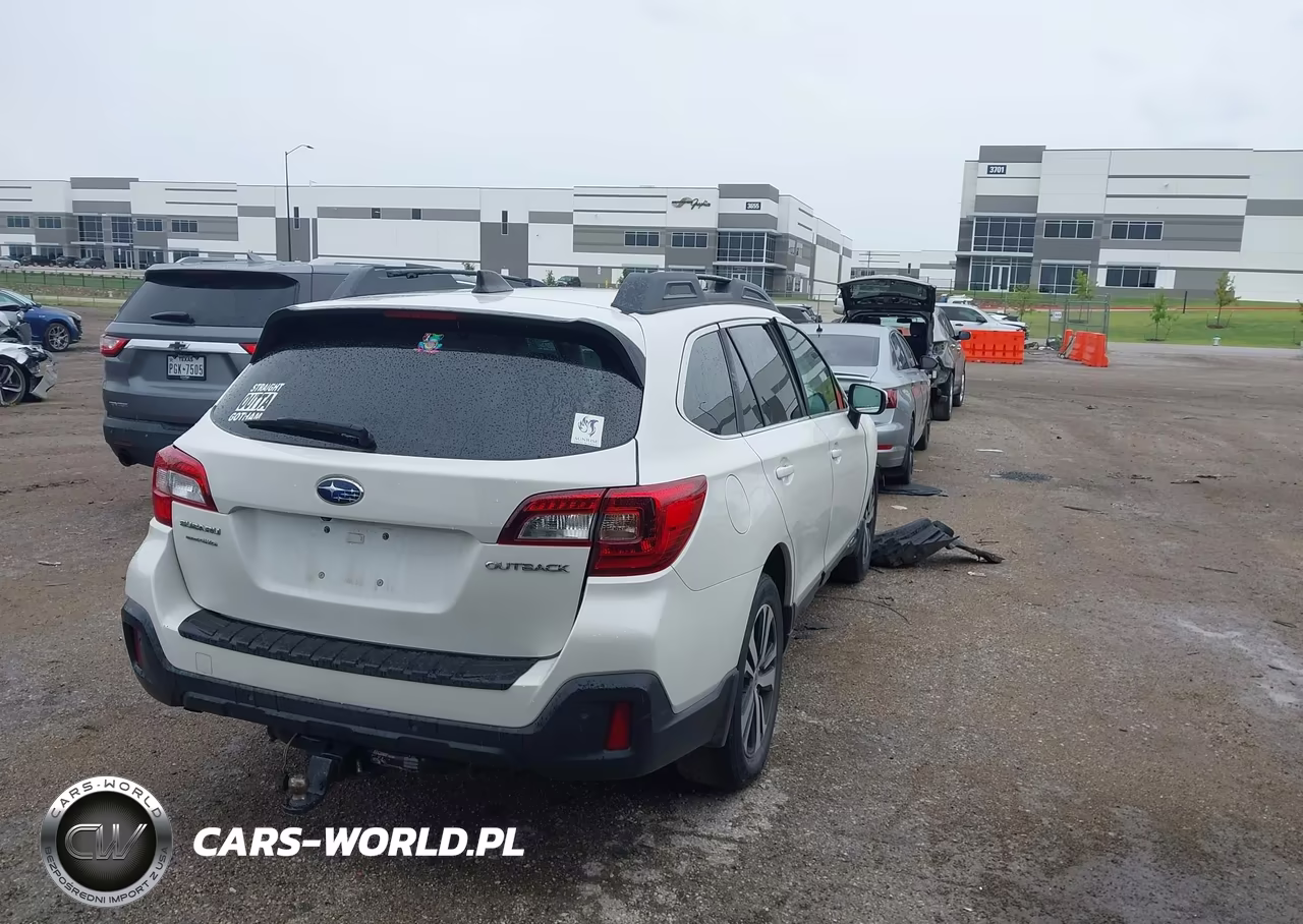 2018 Subaru Outback 2.5I Limited VIN:4S4BSANC5J3334953 - 4