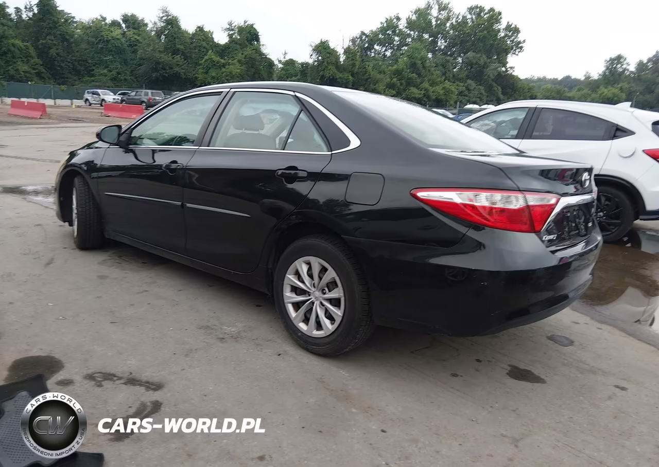 2016 Toyota Camry Le VIN:4T4BF1FK3GR550481 - 3