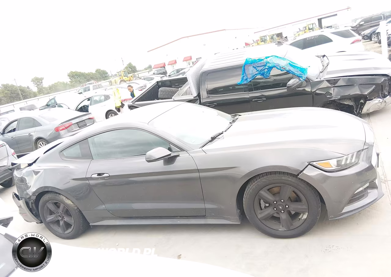 2017 Ford Mustang V6 VIN:1FA6P8AM6H5247419 - 13