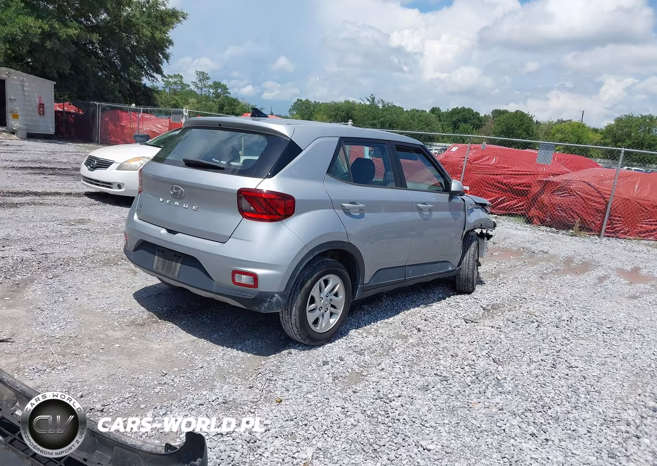 2022 Hyundai Venue Se VIN:KMHRB8A3XNU153893 - 4