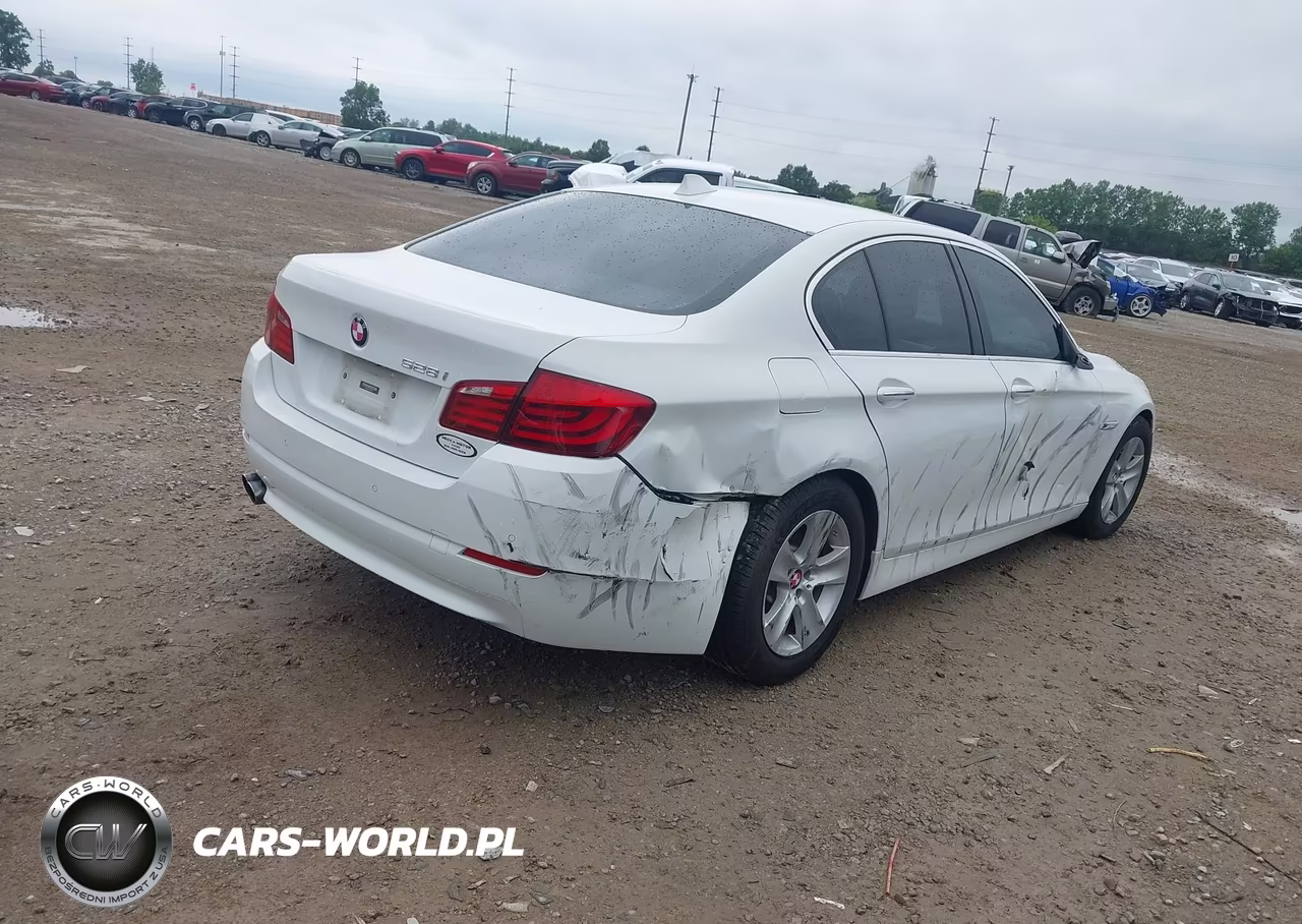 2012 BMW 528I VIN:WBAXG5C50CDY30230 - 4
