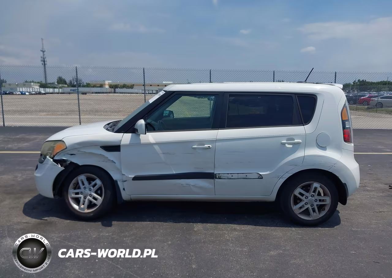 2011 Kia Soul + VIN:KNDJT2A20B7708847 - 14