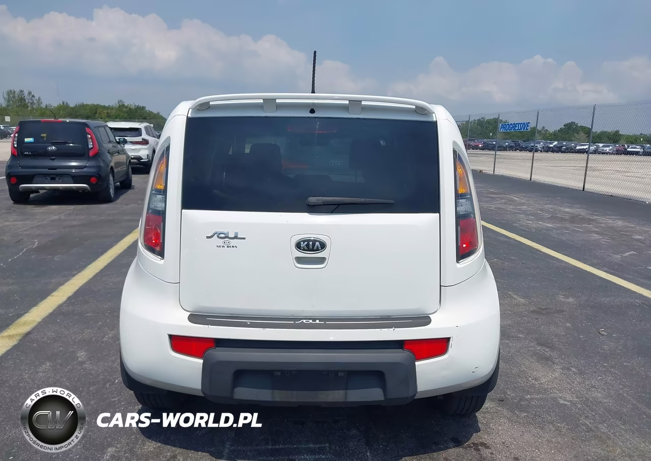 2011 Kia Soul + VIN:KNDJT2A20B7708847 - 16